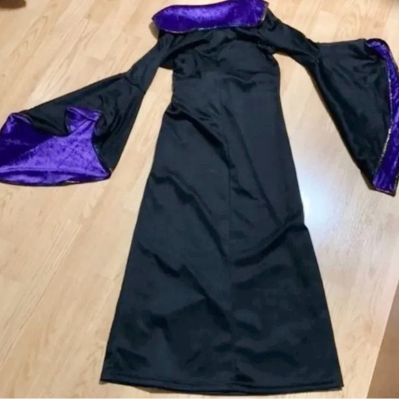 Costume dressup girls witch/vampire Spirit Halloween girls size medium - Picture 3 of 4